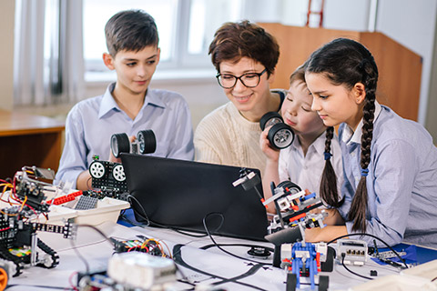 Програмне та навчальне забезпечення STEM